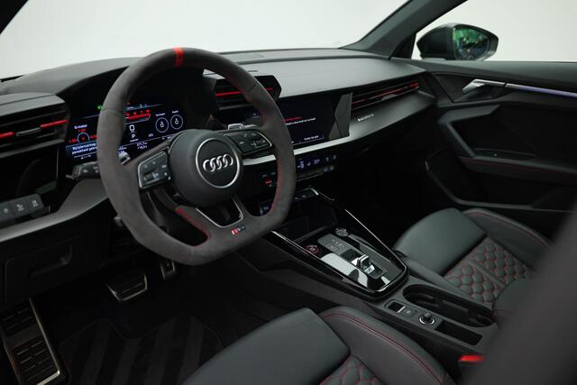 Audi A3 SPORTBACK 2.5 TFSI RS 3 quattro Keramisch|Pano|360 Camera|HUD|B&O|Memory|