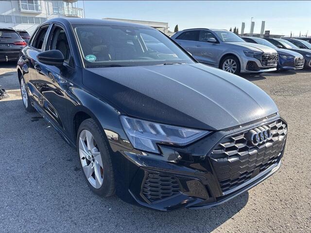 Audi A3 SPORTBACK 45 TFSI e S edition Competition | Afneembare Trekhaak | Dealer onderhouden | Verwacht |