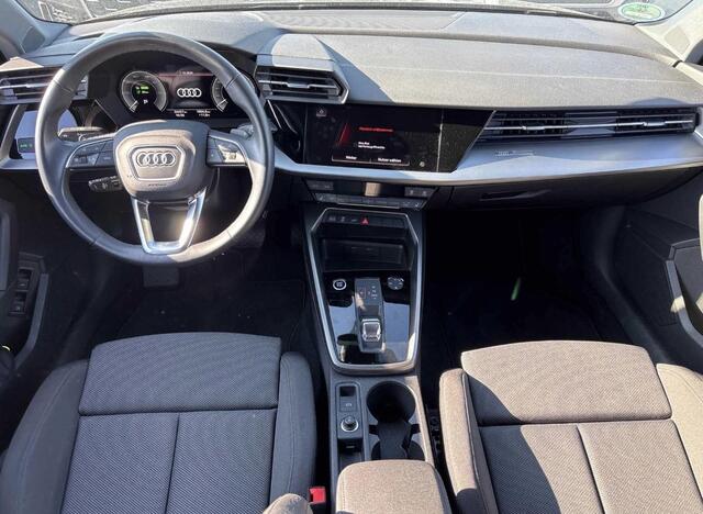 Audi A3 SPORTBACK 45 TFSI e S edition Competition | Afneembare Trekhaak | Dealer onderhouden | Verwacht |