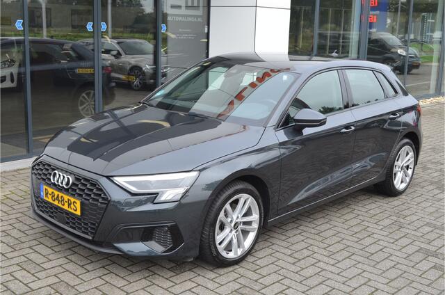 Audi A3 SPORTBACK 30 TFSI Advanced Carplay | Stoelverwarming | Sportstoelen | Donkere hemel | Adaptive Cruise | Virtual cockpit