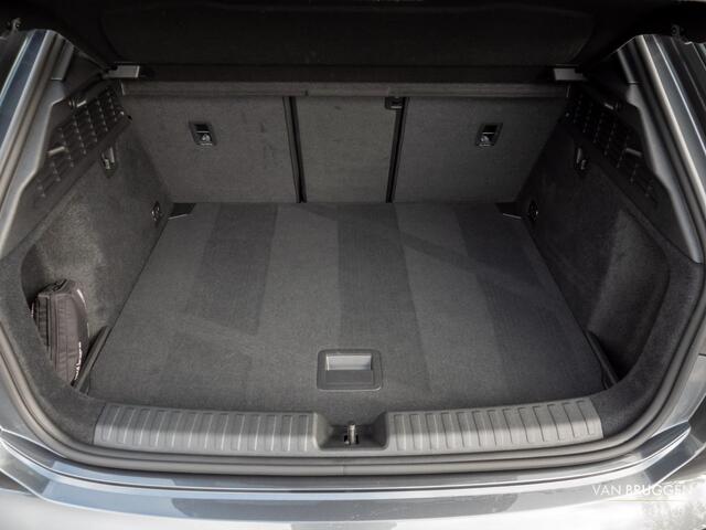 Audi A3 SPORTBACK 30 TFSI S-Line Pano RS-Stoelen Sfeer Standkachel
