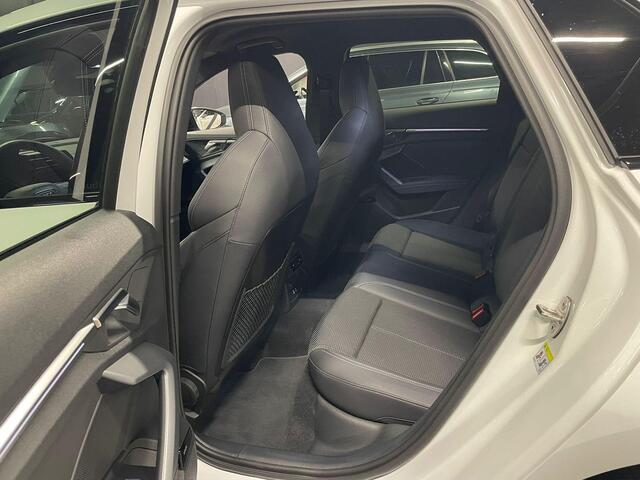 Audi A3 SPORTBACK 45 TFSi 272 Pk e S edition Competition | Sonos Audio | Camera | Carplay | LED | Adaptive Cruise | Stoel Verwarming | 18 Inch | 2.409 Km!!
