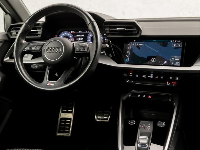 Audi A3 SPORTBACK 30 TFSI S-Line Sport Automaat (2X S-LINE, APPLE CARPLAY, GROOT NAVI, LEDER, ADAPTIVE CRUISE, STOELVERWARMING, SPORTSTOELEN, GETINT GLAS, DAB+, NIEUWE APK, NIEUWSTAAT)