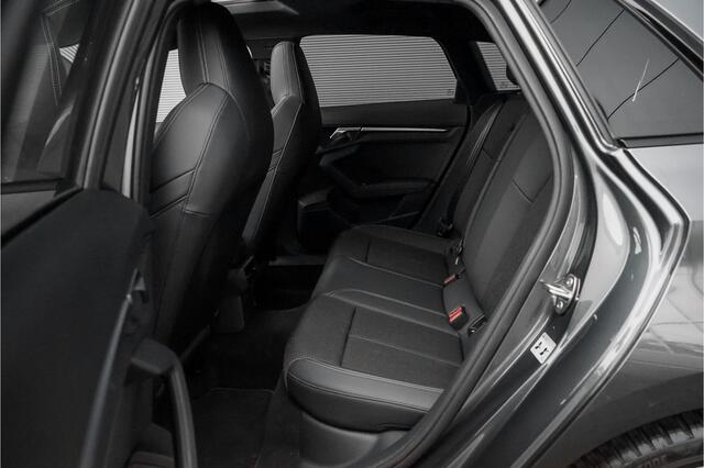 Audi A3 SPORTBACK 30 TFSI S Edition Pano ACC Zwart Optiek Trekhaak