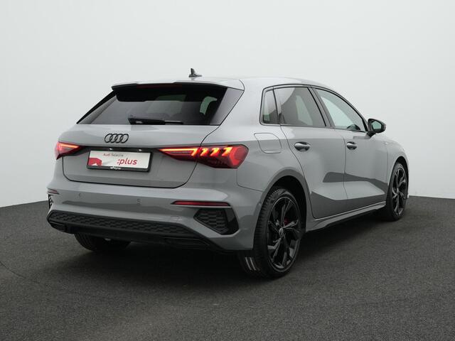 Audi A3 SPORTBACK 45 TFSI e 245 pk S-tronic S edition Competition / S-Line | Matrix LED | Achteruitrijcamera | Navigatie | Adaptive Cruise