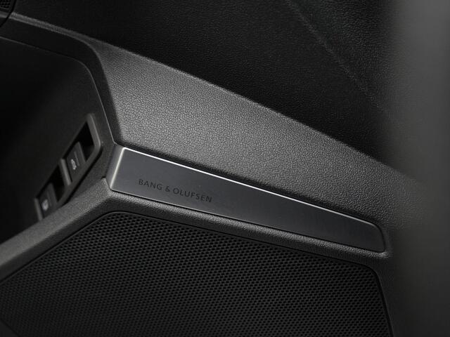 Audi A3 SPORTBACK 45 TFSI e 245 pk S-tronic S edition Competition / S-Line | Leder/alcantara | Bang & Olufsen | Achteruitrijcamera | Stoelverwarming