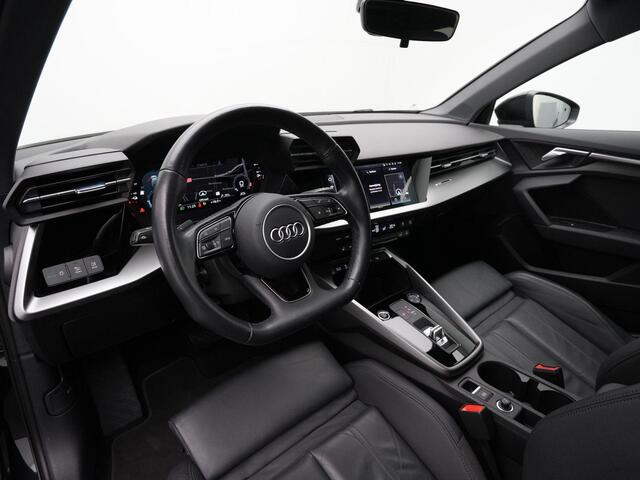 Audi A3 SPORTBACK 40 TFSI e 204 pk S-tronic Attraction | Panoramadak | Leder | Achteruitrijcamera | Navigatie | Stoelverwarming