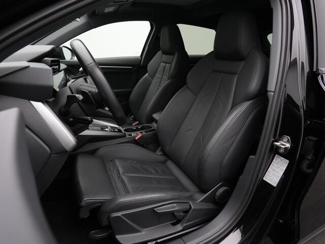 Audi A3 SPORTBACK 40 TFSI e 204 pk S-tronic Attraction | Panoramadak | Leder | Achteruitrijcamera | Navigatie | Stoelverwarming