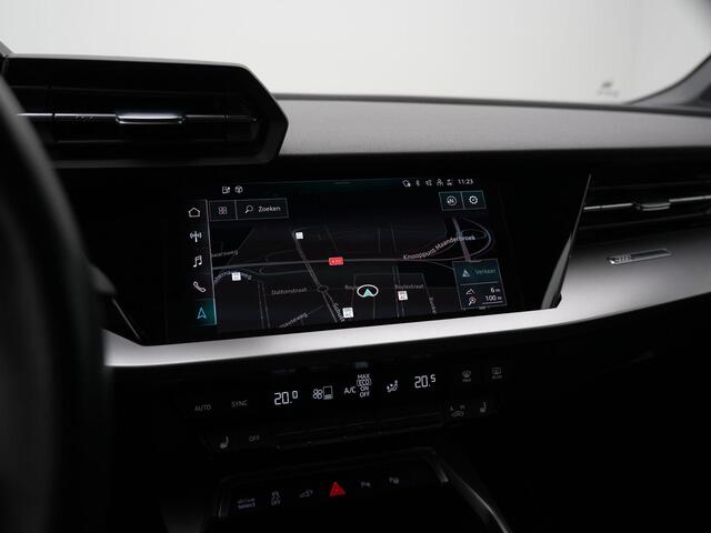 Audi A3 SPORTBACK 40 TFSI e 204 pk S-tronic Attraction | Panoramadak | Leder | Achteruitrijcamera | Navigatie | Stoelverwarming