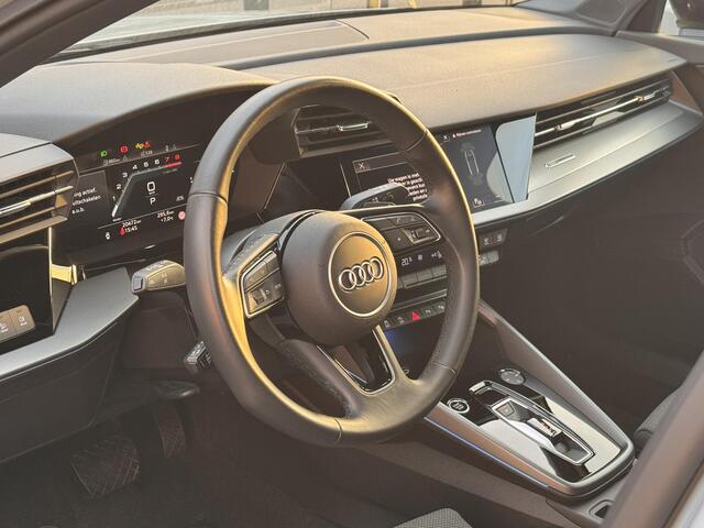 Audi A3 SPORTBACK allstreet 35 TFSI Advanced edition 150PK S-tronic | Ambient + | Elektrische verstelbare stoel | Elektrische achterklep | Parkeersensoren voor + achter |