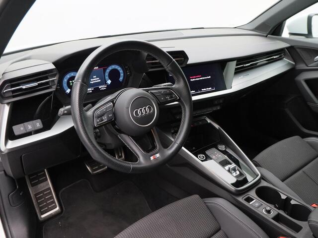 Audi A3 SPORTBACK 40 TFSi e 204 Pk Automaat S-Line | Full LED | 18 Inch | Zwart Optiek | Adaptive Cruise | App Connect | Stoelverwarming | 69.586 Km!!