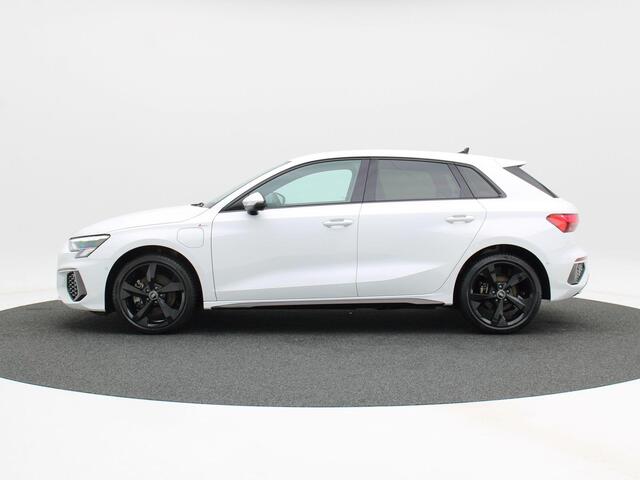 Audi A3 SPORTBACK 40 TFSi e 204 Pk Automaat S-Line | Full LED | 18 Inch | Zwart Optiek | Adaptive Cruise | App Connect | Stoelverwarming | 69.586 Km!!