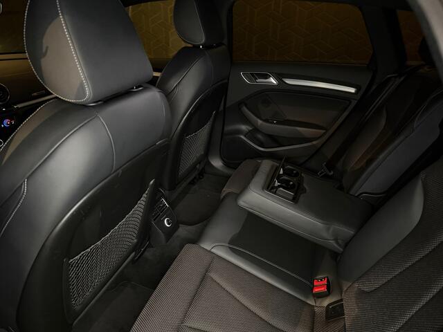 Audi A3 SPORTBACK 35 TFSI CoD | S-line | Digitaal cockpit | Trekhaak