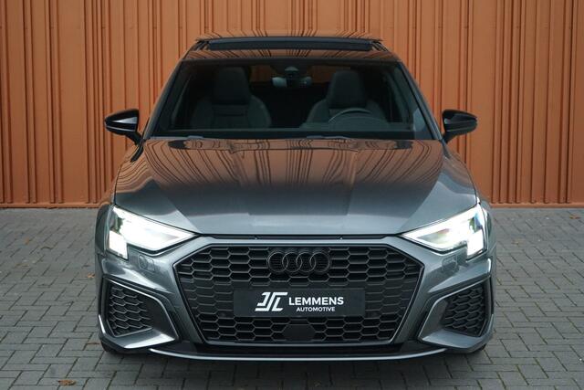 Audi A3 SPORTBACK 35 TFSI S edition Panodak Matrix Carplay S-stoelen 19" Standkachel