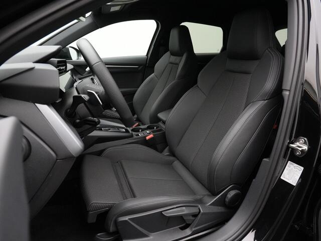 Audi A3 SPORTBACK 30 TFSI 116 pk S-tronic S edition Black style | S-Line | Achteruitrijcamera | Adaptive Cruise | Navigatie
