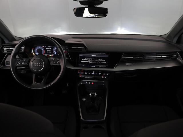 Audi A3 SPORTBACK 30 TFSI Pro Line 110 pk | Navigatie via App | Parkeersensoren achter | LED koplampen | Stoelverwarming |