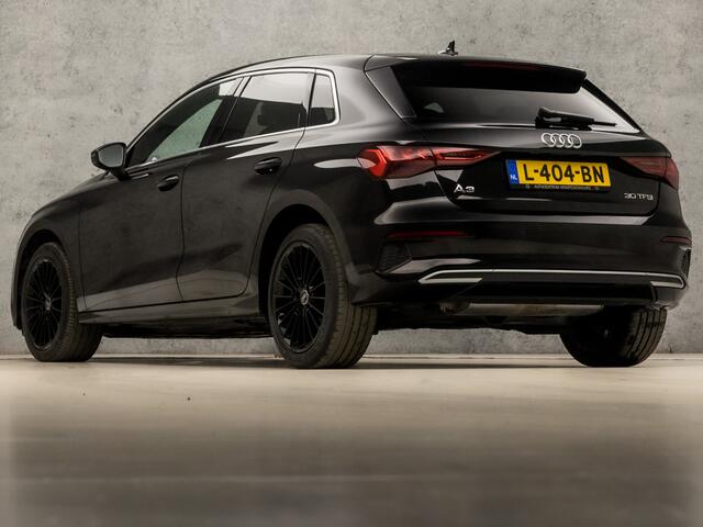 Audi A3 SPORTBACK 30 TFSI Sportline Automaat (APPLE CARPLAY, BLACK EDITION, GROOT NAVI, CLIMATE, GETINT GLAS, SPORTSTOELEN, CRUISE, MATRIX LED, PARKEERSENSOREN, NIEUWSTAAT)