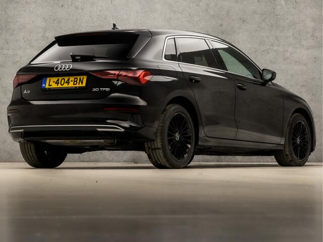 Audi A3 SPORTBACK 30 TFSI Sportline Automaat (APPLE CARPLAY, BLACK EDITION, GROOT NAVI, CLIMATE, GETINT GLAS, SPORTSTOELEN, CRUISE, MATRIX LED, PARKEERSENSOREN, NIEUWSTAAT)