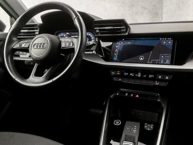 Audi A3 SPORTBACK 30 TFSI Sportline Automaat (APPLE CARPLAY, BLACK EDITION, GROOT NAVI, CLIMATE, GETINT GLAS, SPORTSTOELEN, CRUISE, MATRIX LED, PARKEERSENSOREN, NIEUWSTAAT)