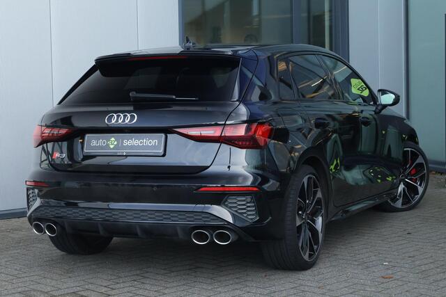 Audi A3 SPORTBACK 2.0 TFSI S3 quattro / Panorama / Matrix / B&O