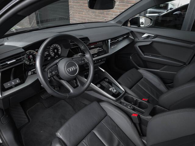 Audi A3 SPORTBACK 45 TFSI e S Line | Pano | 19"| B&O | Leer | Matrix | RS stoelen |