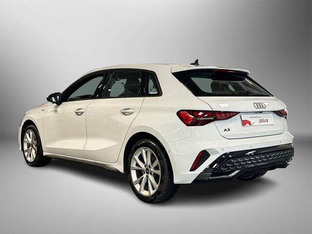 Audi A3 SPORTBACK 35 150pk TFSI S edition Sportstoelen zwarte stof | Achteruitrijcamera | Stoelverwarming voorin