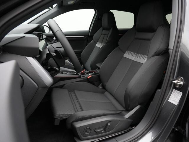 Audi A3 SPORTBACK 45 TFSI e 272 pk S-tronic S-Line | Elektr. verstelbare stoel | Achteruitrijcamera | Stoelverwarming | Adaptive Cruise | Navigatie