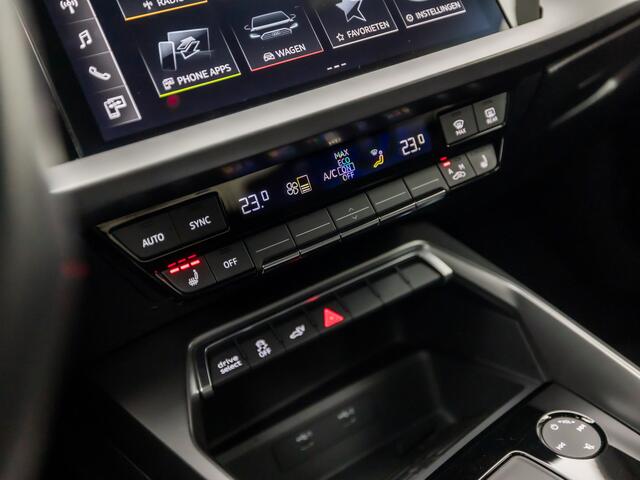 Audi A3 SPORTBACK 40 TFSI e Sport 204Pk Automaat (APPLE CARPLAY, CLIMATE, STOELVERWARMING, GETINT GLAS, SPORTSTOELEN, PARKEERSENSOREN, ZWART HEMEL, 18'' LM VELGEN, CRUISE, NIEUWSTAAT)