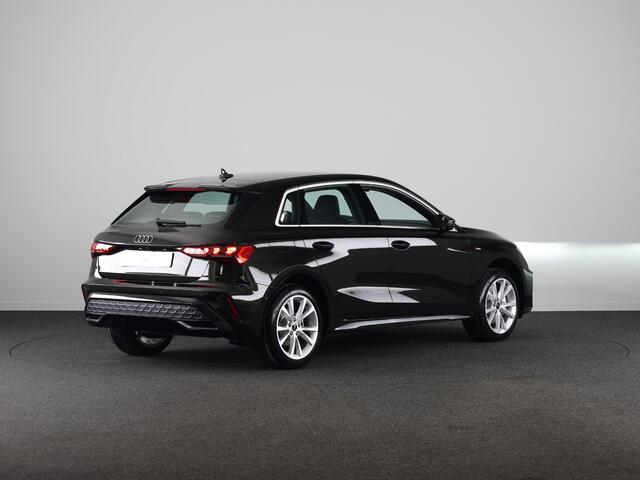 Audi A3 SPORTBACK S edition 40 TFSI e 204 pk | Dark olive green | Sonos premium 3D | Assistentiepakket plus | Ambient verlichting |