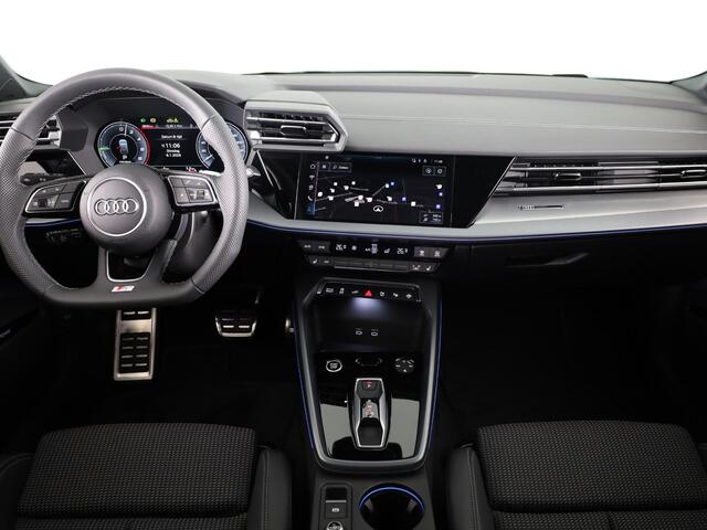 Audi A3 SPORTBACK S edition 40 TFSI e 204 pk | Dark olive green | Sonos premium 3D | Assistentiepakket plus | Ambient verlichting |