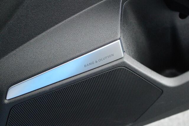 Audi A3 SPORTBACK 45 TFSI e 245pk S edition Competition B&O Audio Matrix-LED Stoelverwarming Elek. Stoelen Adaptive cruise Camera