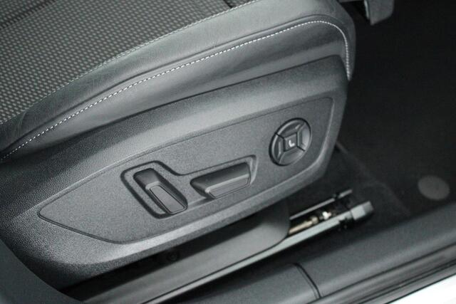 Audi A3 SPORTBACK 45 TFSI e 245pk S edition Competition B&O Audio Matrix-LED Stoelverwarming Elek. Stoelen Adaptive cruise Camera
