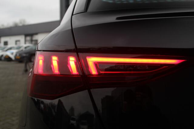 Audi A3 SPORTBACK 40 TFSI e Advanced edition | Incl. 12 maanden garantie | SOH 99% | Apple CarPlay | Sportstoelen | DAB | Bang & Olufsen | Zwarte hemel | Cruise control | Climate control | LED koplampen | Virtueel dashboard | Nederlandse auto |