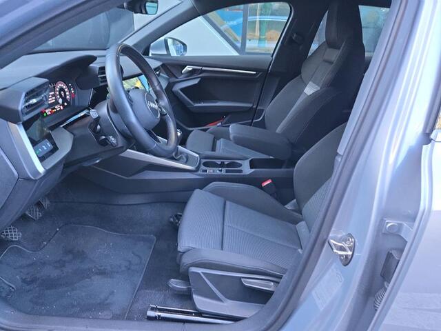 Audi A3 SPORTBACK 35 TFSI Advanced edition / Navigatie / Climatronic / Parkeersensoren / 17'' LMV