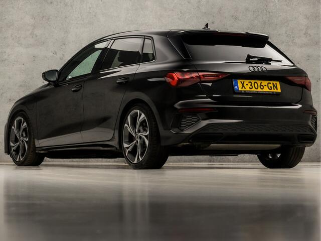 Audi A3 SPORTBACK 45 TFSI e S-Line Competition 245Pk Automaat (APPLE CARPLAY, GROOT NAVI, HEAD-UP DISPLAY, ELEK SPORTSTOELEN, STOELVERWARMING, ADAPTIVE CRUISE, LED, GETINT GLAS, NIEUWSTAAT)