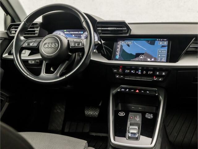 Audi A3 SPORTBACK 45 TFSI e S-Line Competition 245Pk Automaat (APPLE CARPLAY, GROOT NAVI, HEAD-UP DISPLAY, ELEK SPORTSTOELEN, STOELVERWARMING, ADAPTIVE CRUISE, LED, GETINT GLAS, NIEUWSTAAT)
