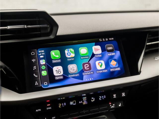 Audi A3 SPORTBACK 45 TFSI e S-Line Competition 245Pk Automaat (APPLE CARPLAY, GROOT NAVI, HEAD-UP DISPLAY, ELEK SPORTSTOELEN, STOELVERWARMING, ADAPTIVE CRUISE, LED, GETINT GLAS, NIEUWSTAAT)