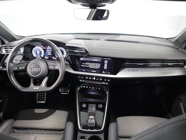 Audi A3 SPORTBACK 45 TFSI e S edition 245 pk | SOH 94% | S-tronic | Navigatie | Parkeersensoren (Park assist) | Adaptieve cruise control | Matrix LED koplampen | S-Line |