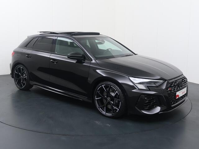 Audi A3 SPORTBACK 2.5 TFSI RS 3 quattro | 400 PK | Automaat | Multifunctioneel stuurwiel | Panoramadak | Stoelverwarming |