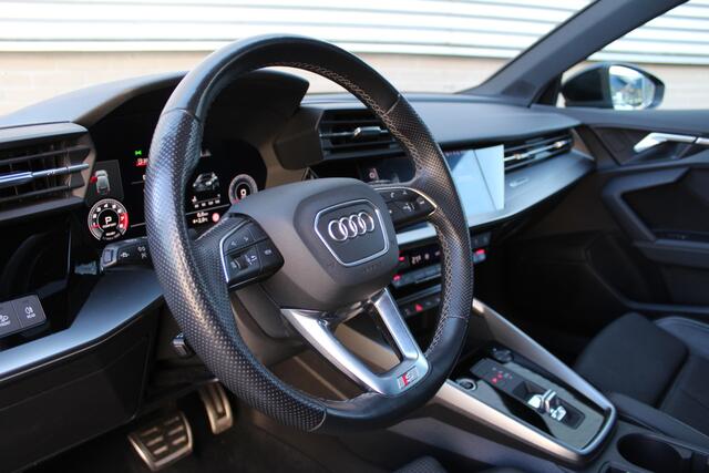 Audi A3 SPORTBACK 35 TFSI edition one | Trekhaak | Panoramadak | Adaptieve Cruise | Matrix | Navigatie