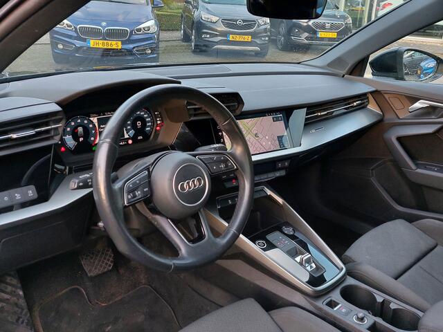 Audi A3 SPORTBACK 30 TFSI 110pk Automaat Advanced Edition | Origineel NL | Navi | Apple Carplay+Android Auto | Clima | Cruise | Led Koplampen | Pdc V+A | Rijstrook+Licht+Regensensor | 17''lm