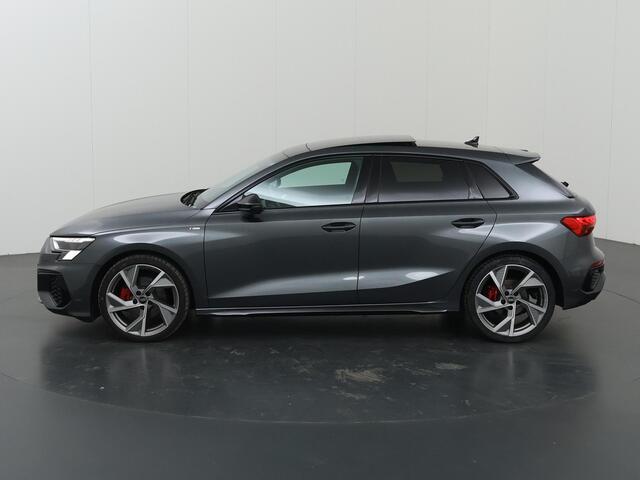 Audi A3 SPORTBACK 35 TFSI S edition | B&O Audio | Virtual Cockpit | Sport stoelen | Stoelverwarming | Panoramadak | Camera | DAB | Trekhaak | Matrix LED | Adaptieve Cruise Control |