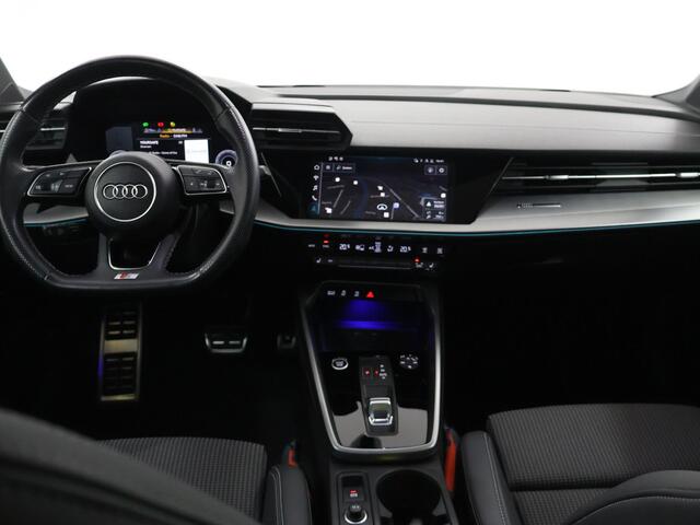 Audi A3 SPORTBACK 35 TFSI S edition | B&O Audio | Virtual Cockpit | Sport stoelen | Stoelverwarming | Panoramadak | Camera | DAB | Trekhaak | Matrix LED | Adaptieve Cruise Control |
