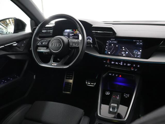 Audi A3 SPORTBACK 35 TFSI S edition | B&O Audio | Virtual Cockpit | Sport stoelen | Stoelverwarming | Panoramadak | Camera | DAB | Trekhaak | Matrix LED | Adaptieve Cruise Control |