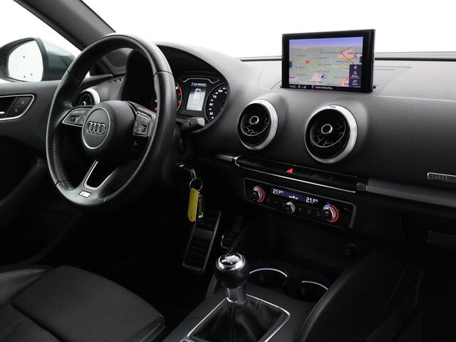 Audi A3 SPORTBACK 1.0 TFSI 3X S-LINE | DAYTONAGRIJS | SPORTSTOELEN | LED | 18 INCH | NAVIGATIE