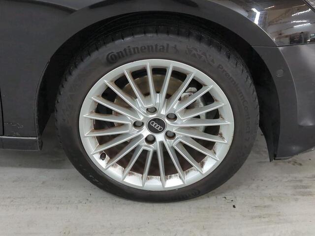 Audi A3 SPORTBACK 30 TFSI 110pk S-Tronic Advanced edition / LED koplampen / Zwart Optiek / Navigatie / Pakeersensoren Voor & Achter / 17" LMV