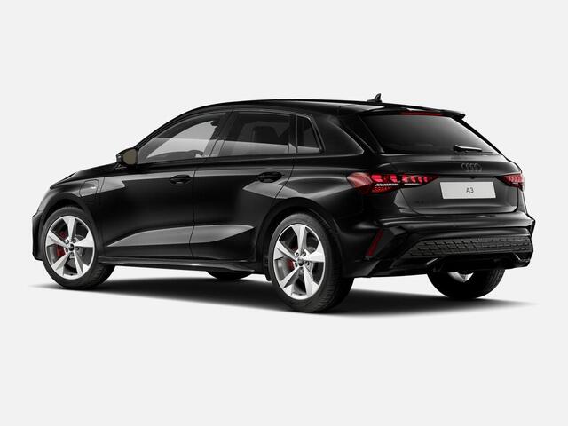Audi A3 SPORTBACK 45 TFSI e S edition Competition 272 PK · Glazen panoramadak · Sonos premium 3D · Bekleding leder/alcantara · Comfortsleutel