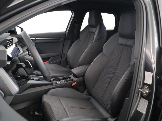 Audi A3 SPORTBACK 45 TFSI e S edition Competition 272 pk S-tronic | Verlengde garantie | Navigatie | Parkeersensoren (Park assist) | Achteruitrijcamera | Stoelverwarming | S-Line |