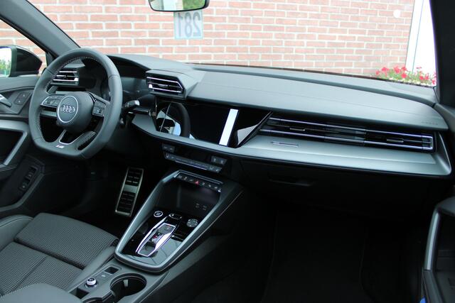 Audi A3 SPORTBACK 45 TFSI e S edition Competition 272PK |PANO-DAK|19-INCH|ELEKTR-STOEL|AMBIANCE-PRO|