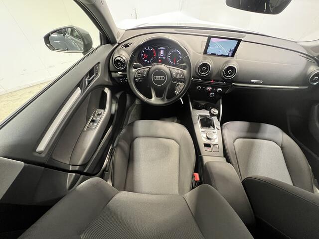 Audi A3 SPORTBACK 30 TFSI Pro Line | Navigatie | LM Velgen 16" | Cruise Control | Airco | Parkeersensoren Achter | Bi-Xenon Koplampen |